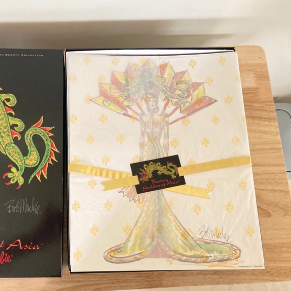 Fantasy Goddess of Asia Barbie - Picture 6 of 8